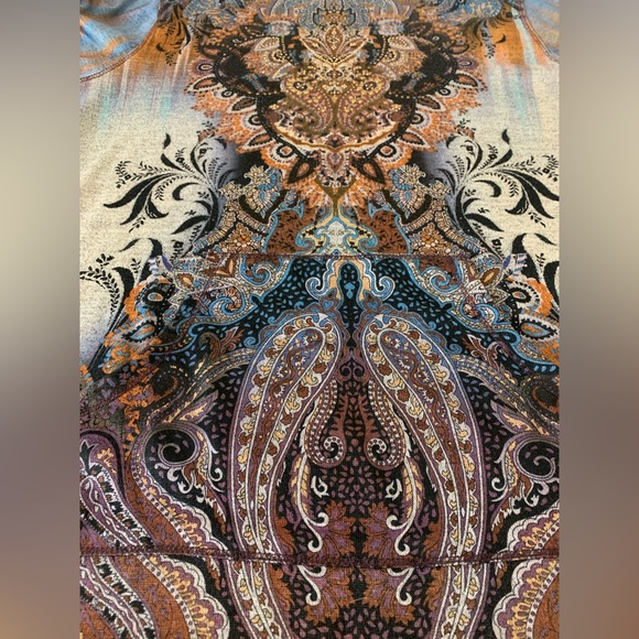 World Unity Embellished Graphic Drawstring Cowl Neck Top Size 2X - Picture 7 of 10